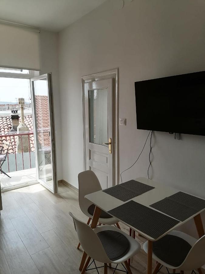 Kupus By Arena Apartment Pula Luaran gambar